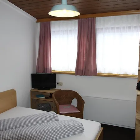 Guest house Das Edelweiss 3*