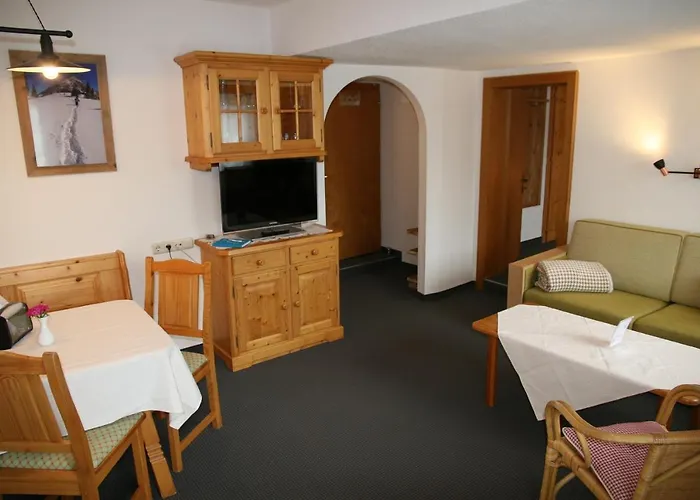 招待所 雪绒花公寓 3*