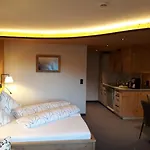 Edelweiss בית הארחה 3*